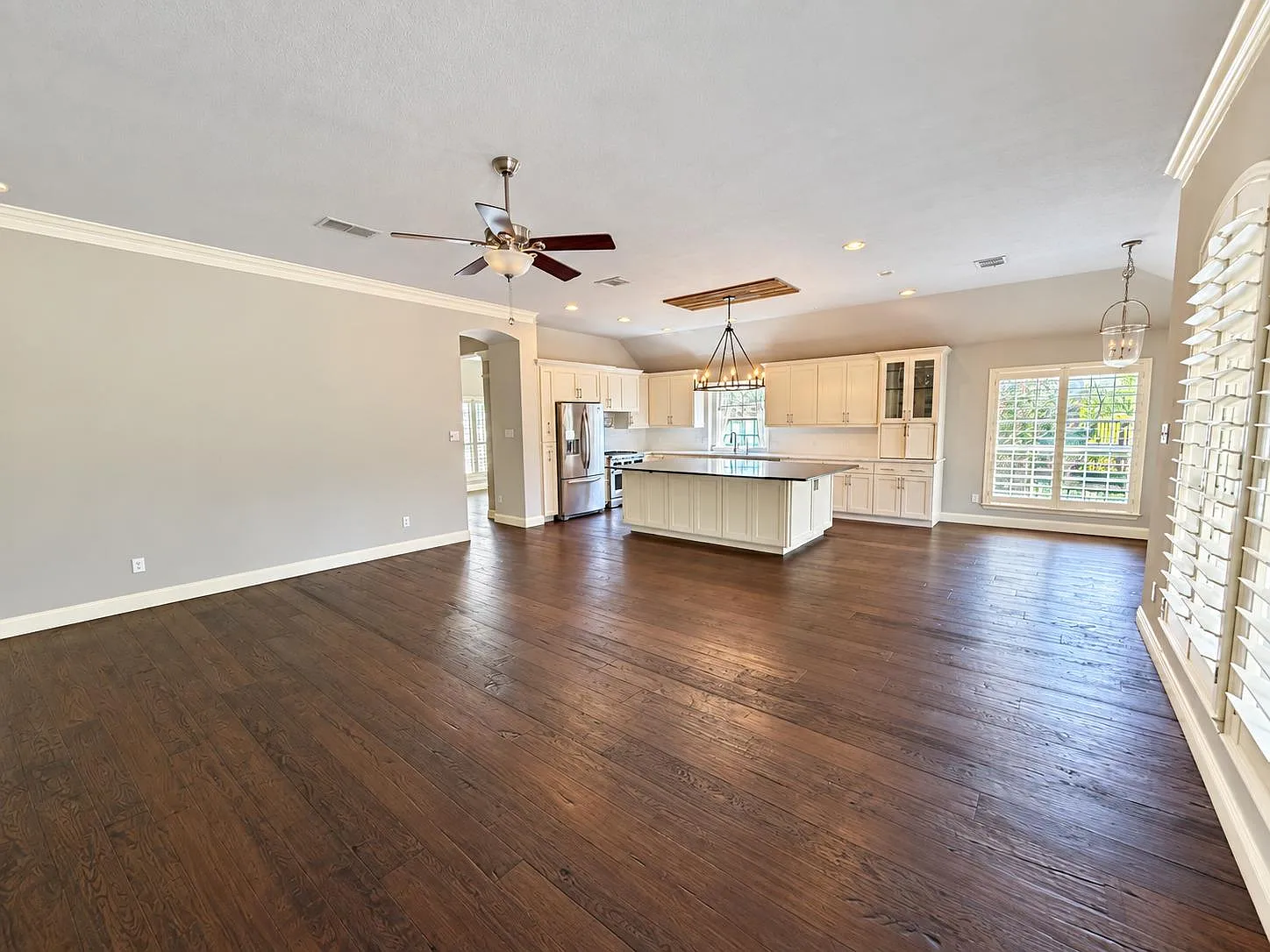 4 bed, 3.0 bath, 2664 sqft, $2,995 — Photo 3