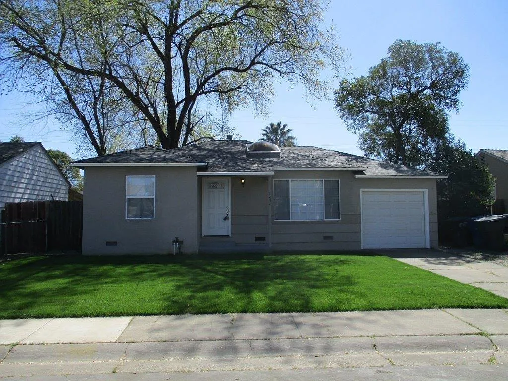 1454 Sterling St photo 1