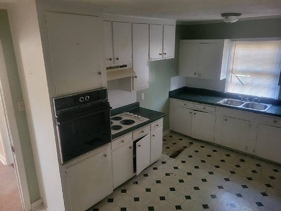 2nd image of 373 Woody Dr