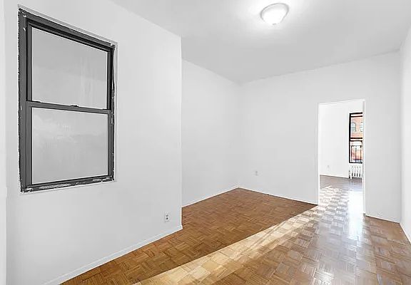 3rd image of 235 E 89th St APT 4FN