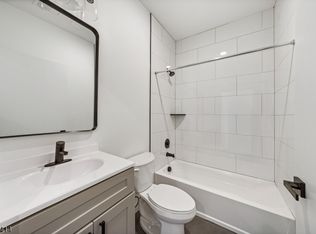 560 13th Ave #302, Newark, NJ 07103