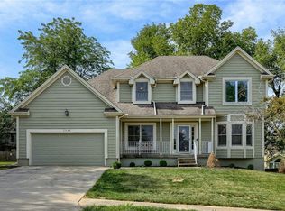 2245 SW Walden Dr, Lees Summit, MO 64081