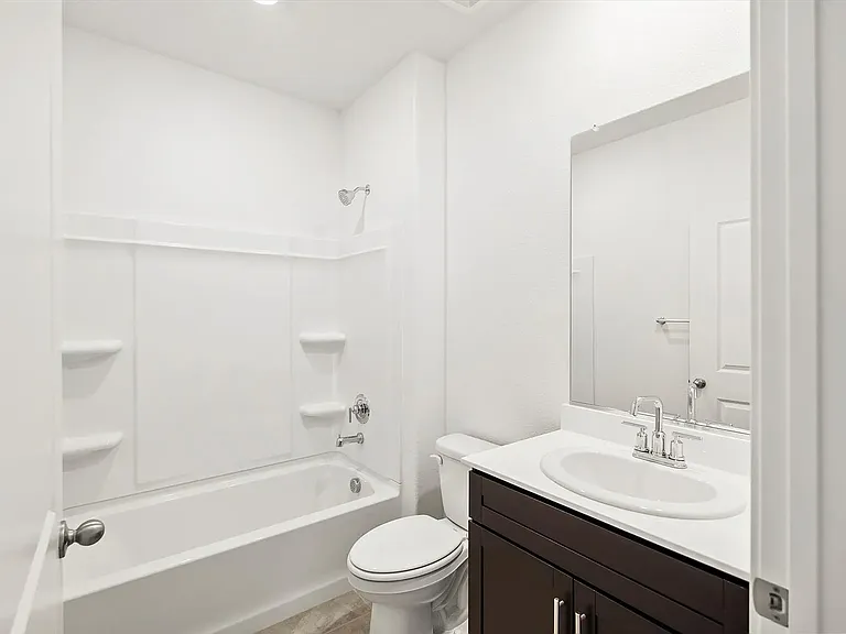 656 Channel Cir — Photo 5