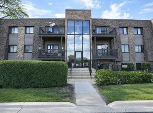 1486 Stonebridge Cir Unit A-5, Wheaton, IL 60189