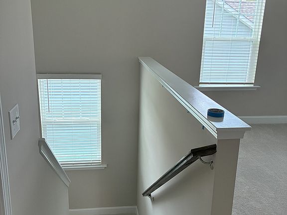 Stairs leading down to the Lvl 1