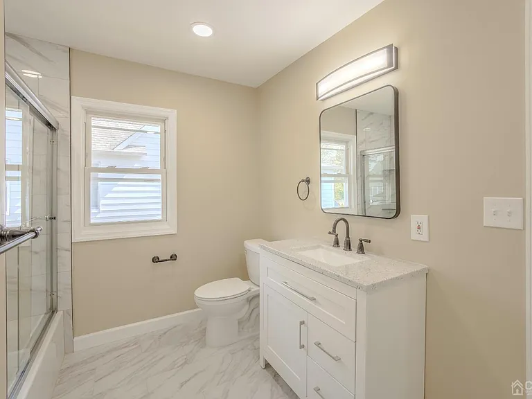 49 Riva Ave #2 — Photo 9