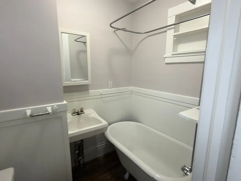 583 Averill Ave — Photo 10