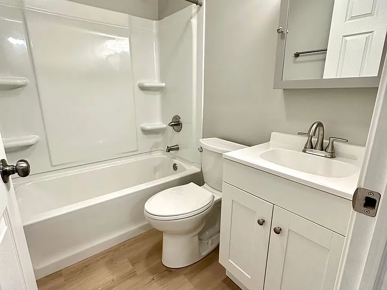 301 Henrich Dr — Photo 10