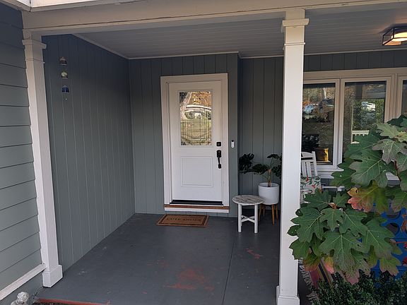 Entryway / Front Porch