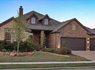 6 Oakridge Ln, Edgecliff Village, TX 76134