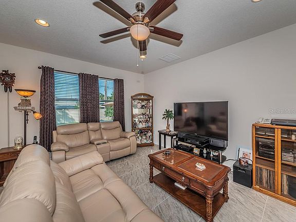 4th image of 3209 Gina Ct