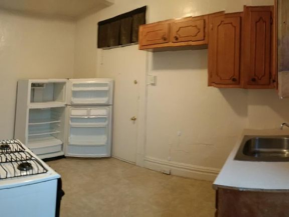 Tanya Koul Strausbaugh - s_trenton_kitchen_2