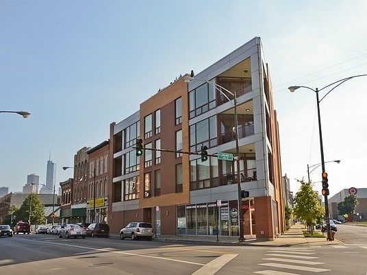 2nd image of 1322 N Clybourn Ave #4S