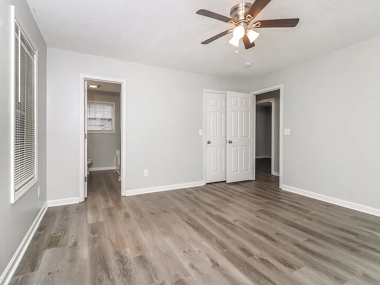 732 Newport Dr — Photo 14