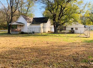 302 S Ford St, Pierce City, MO 65723