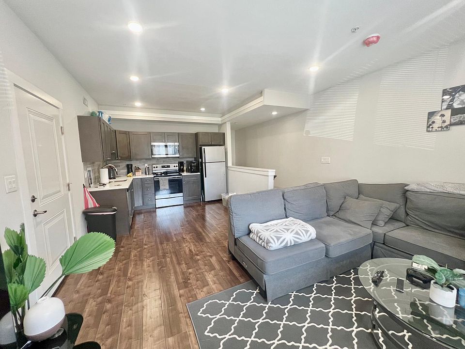 1st image of 1419 N Franklin St #1F