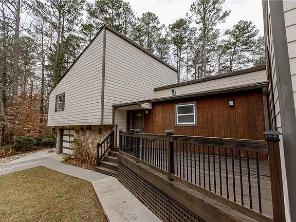 5th image of 4735 N Springs Rd NW