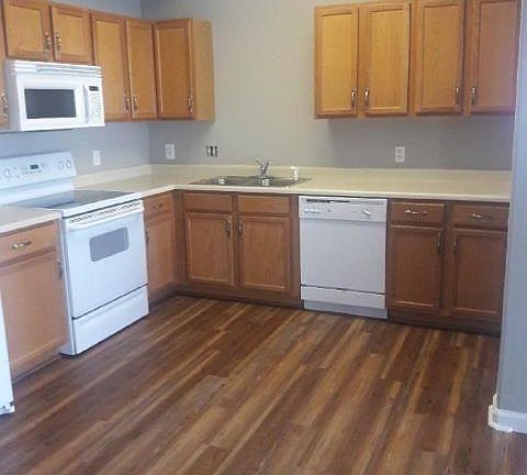 4th image of 3654 Ponderosa Ct Unit 4