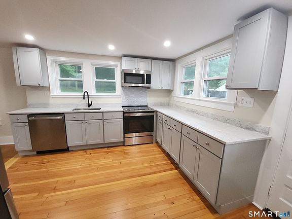 2nd image of 20 Hicksville Road