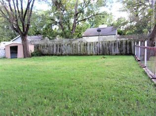 1945 E Glen Oaks Dr, Wichita, KS 67216