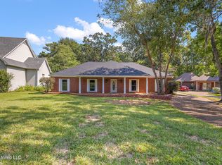 7 Avery Cir, Jackson, MS 39211