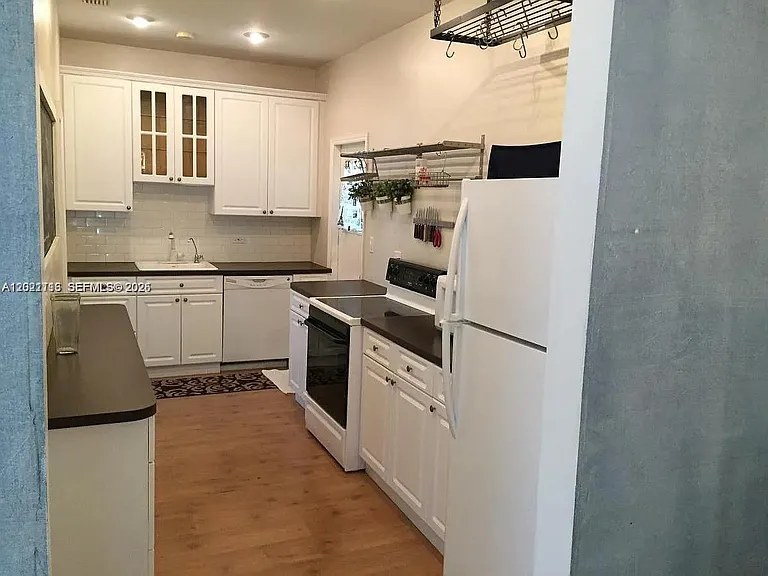 2148 NE 182nd St — Photo 3