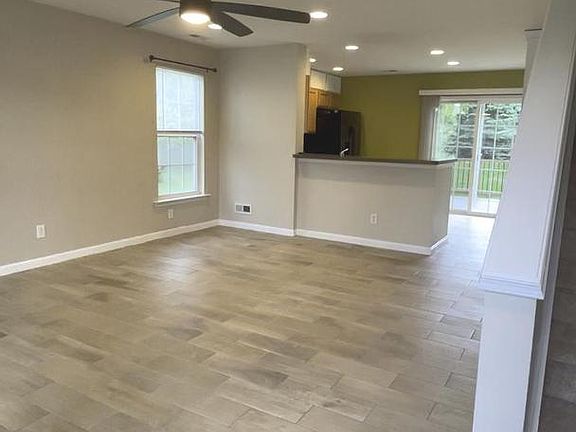 3rd image of 1404 Artisan Ct