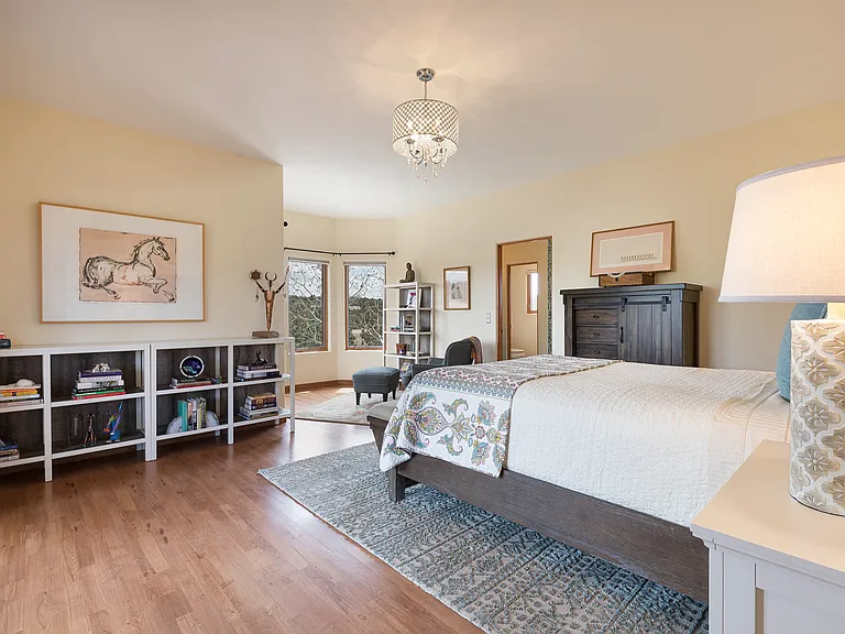 Upstairs master suite #2