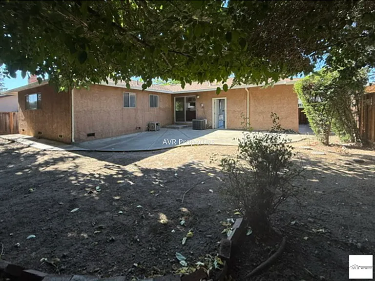 825 El Caminito — Photo 16