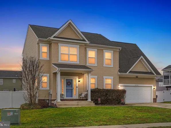 45546 Bethson St, California, MD 20619