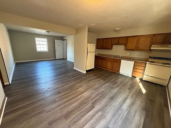3rd image of 2829 Themis St