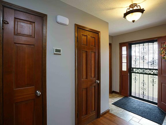 5th image of 213 Forest Dr