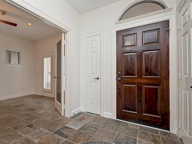 5410 Rose St — Photo 4