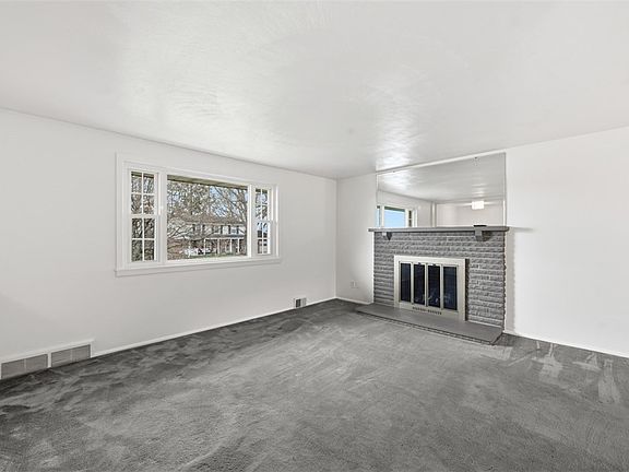 3rd image of 2956 Manorview Cir