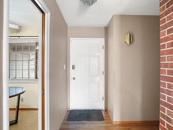 5th image of 532 Gerard Dr