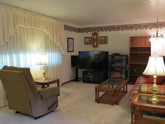 5th image of 189 Eastside Dr