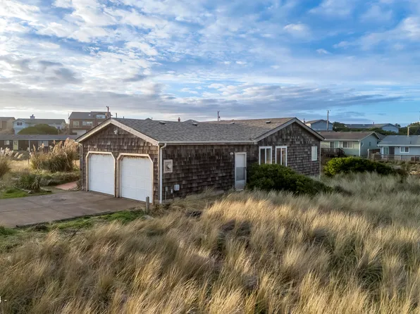 1818 NW Canal St, Waldport, OR 97394