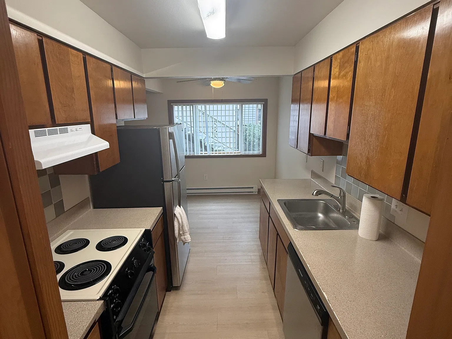 2 bed, 988 sqft, $1,625 — Photo 4