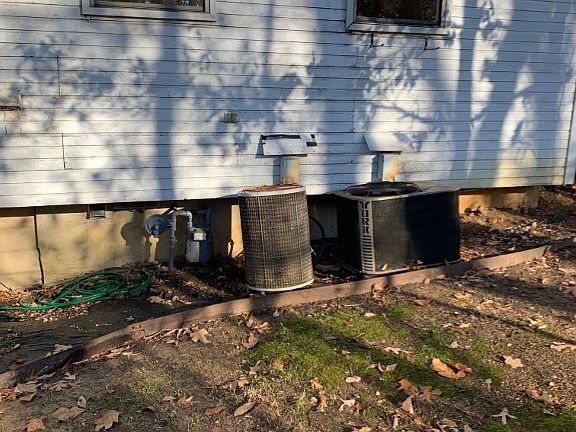 3rd image of 2123 Burnt Hickory Dr