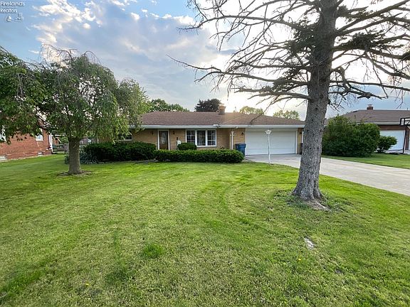 3rd image of 209 Parkview Dr