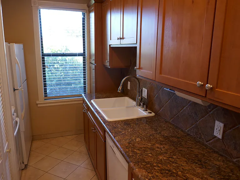 80 W Main St — Photo 15