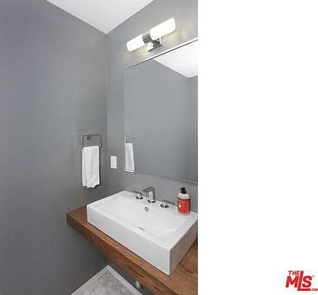5th image of 5204 Miriam St