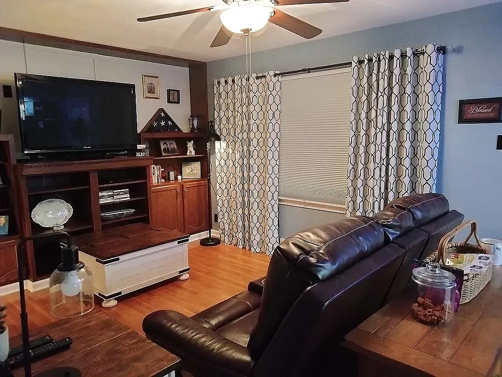 2 bed, 1016 sqft, $1,700 — Photo 3