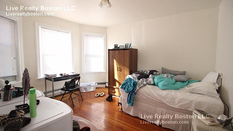 2nd image of 785 Washington St #3F