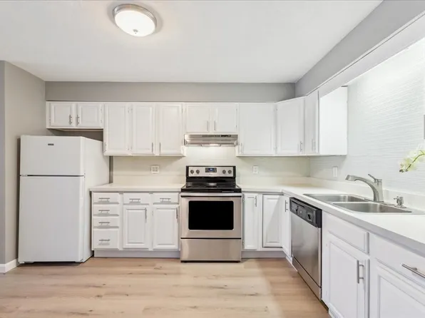 205 Ferry St APT 203, Everett, MA 02149