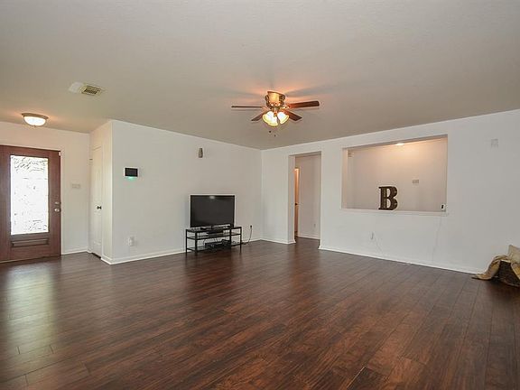 3rd image of 16019 Crooked Arrow Dr