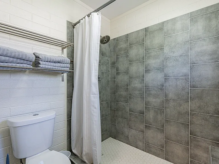 348 N Vine St #S — Photo 3