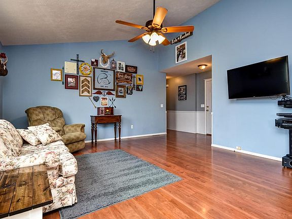 200 Meadow View-10
