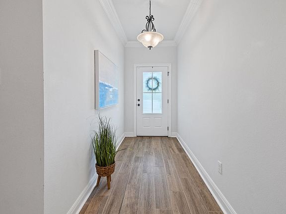 4th image of 700 Dianne Ln