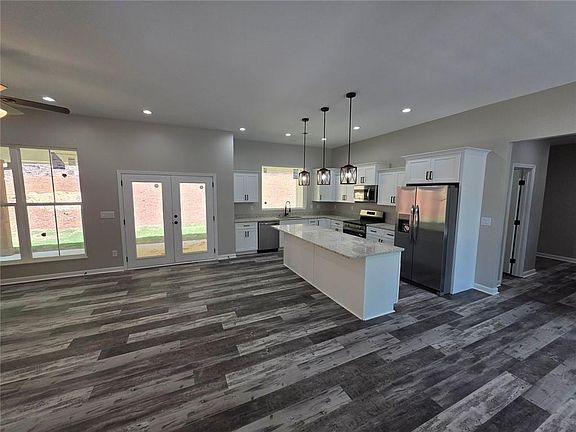4th image of 352 Oak Trce W